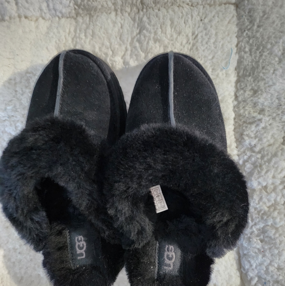 UGG Disquette Suede Shearling Platform Slippers 7 Solid Black